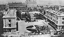 Black and white photograph of St Thomas's Hospital as it looked in 1860. A large central courtyard is prominent.